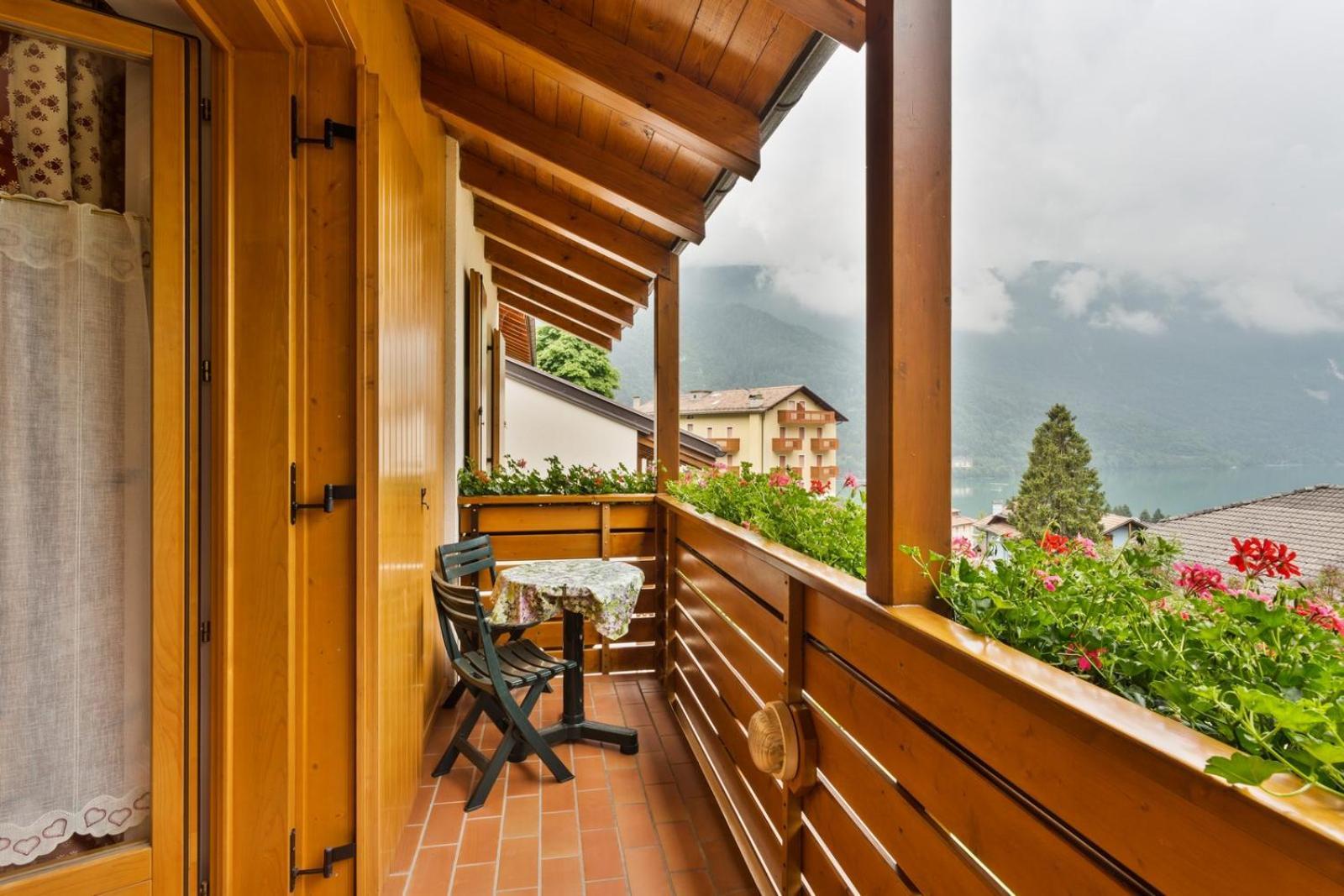 Residence Ronchi Мольвено Екстер'єр фото